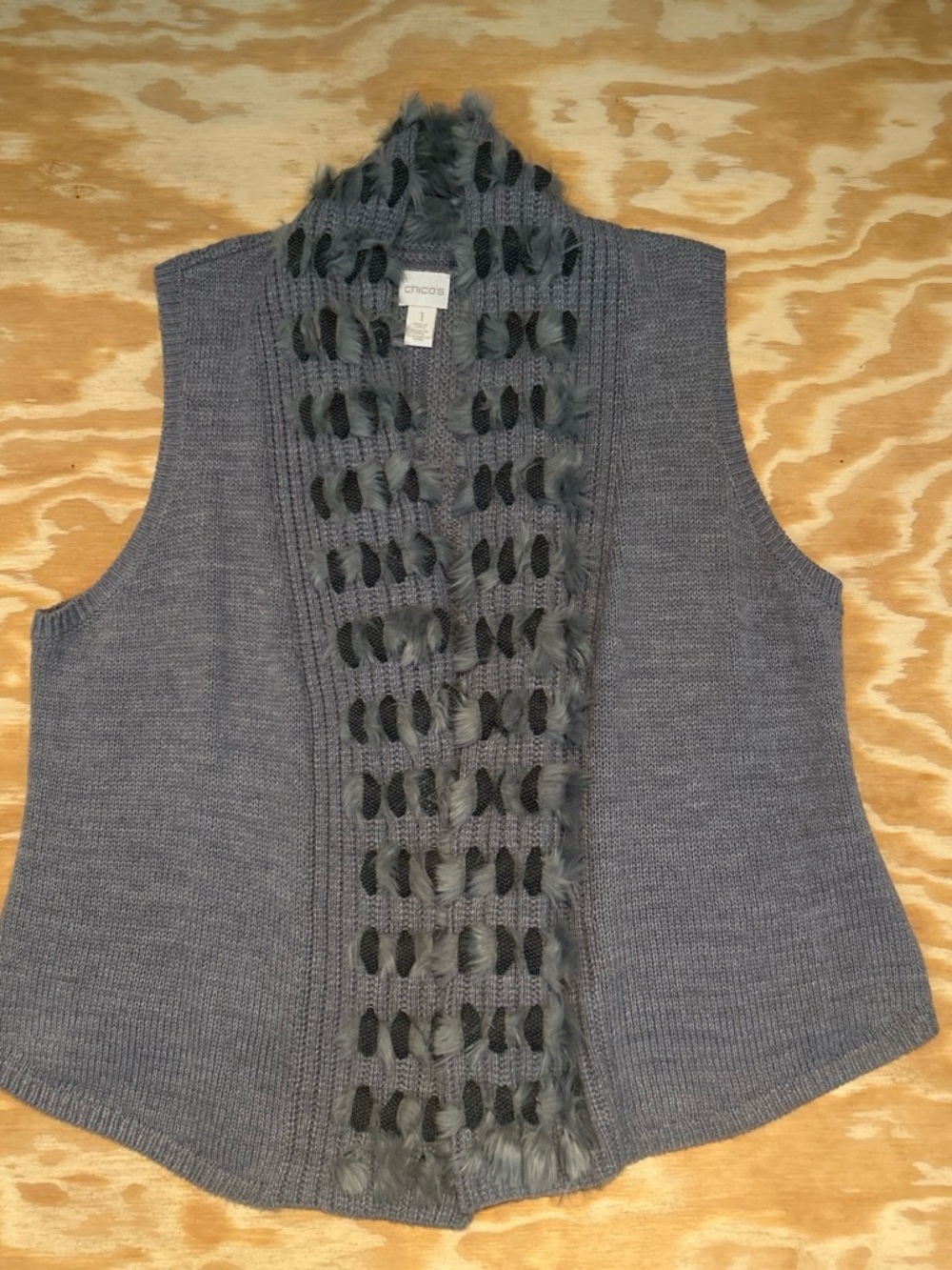 Chico's Gray Knit Sleeveless Vest with Faux Fur Trim Detail